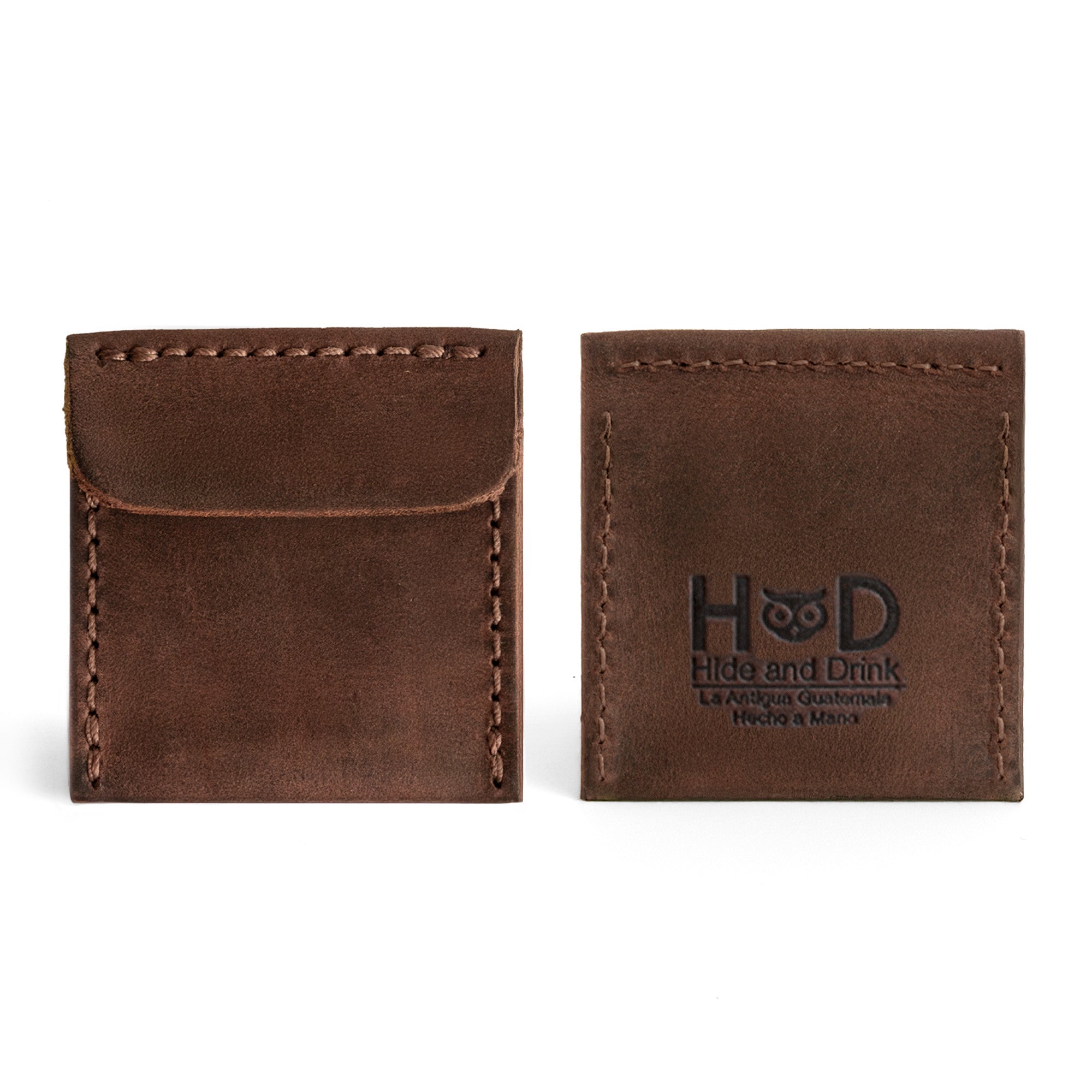 Stylish Wedding Ring Box by Hide & Drink, designed for engagement rings and elegant display in travel. This pouch organizer for jewelry is a mini display cabinet and a mens holder, crafted from full grain leather with artisan quality, hand sewn in La Antigua Guatemala & Oaxaca Mexico.
