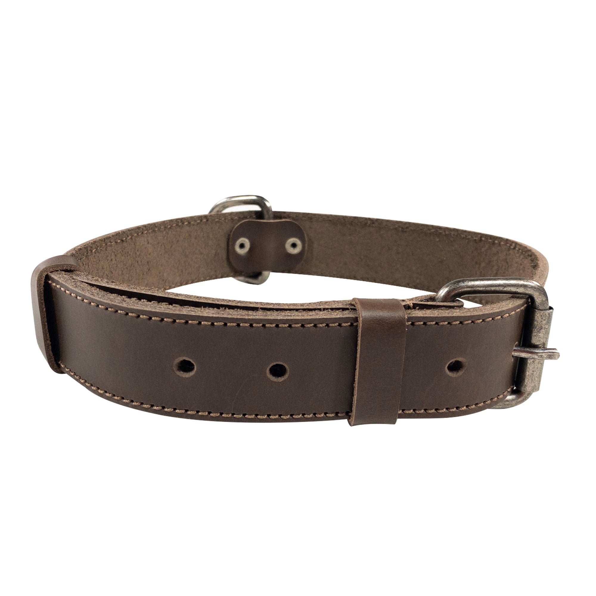 Side view of the Classic Dog Collar by Taco Dog, focusing on the elegant leather grain and robust construction. The perfect adjustable collar for puppies, suitable as an outdoor accessory for pets. Classic Dog Collar 1.25" Wide, artisan produced in La Antigua Guatemala.