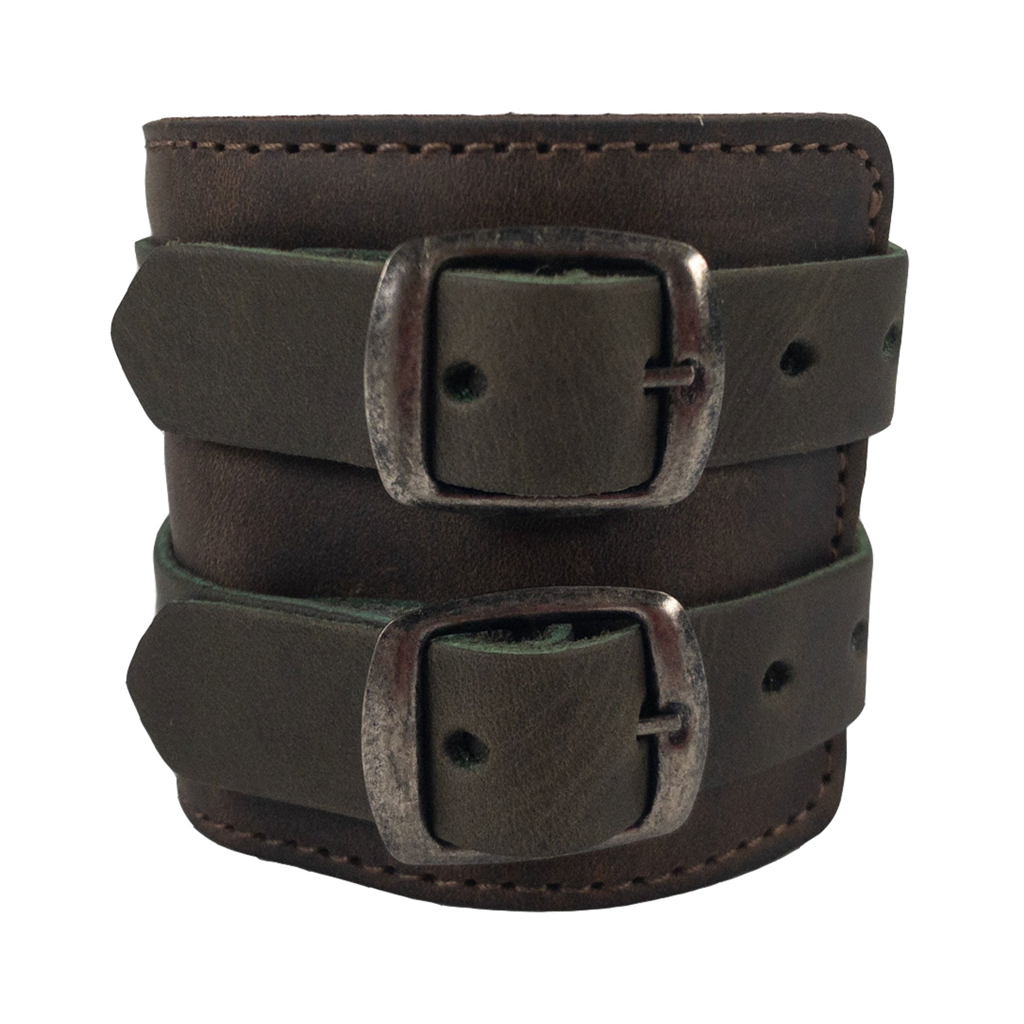 Hide & Drink's Wrist-Wallet-Cuff illustrates the artistry of Full Grain Leather. This rustic leather bracelet showcases a hidden pouch for bills and an inner zippered pouch, merging practicality with style. Each piece is expertly handmade in La Antigua Guatemala & Oaxaca Mexico, emphasizing artisan quality.