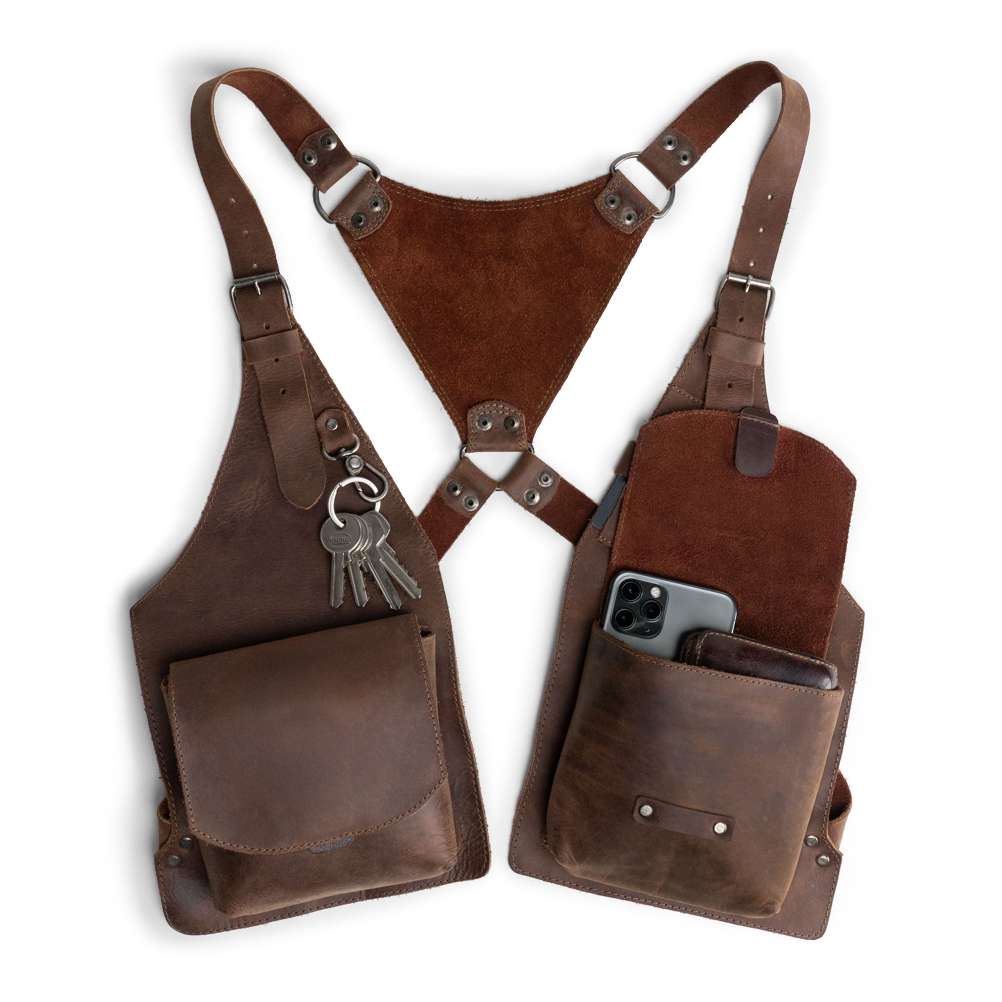 Stylish Shoulder Holster with Adjustable Straps by Hide & Play, made from Full Grain Leather. Ideal for cosplay, steampunk, and renaissance events, this artisan piece showcases small batch production, hand cut and sewn with fire branded detailing. Handmade in La Antigua Guatemala & Oaxaca Mexico.