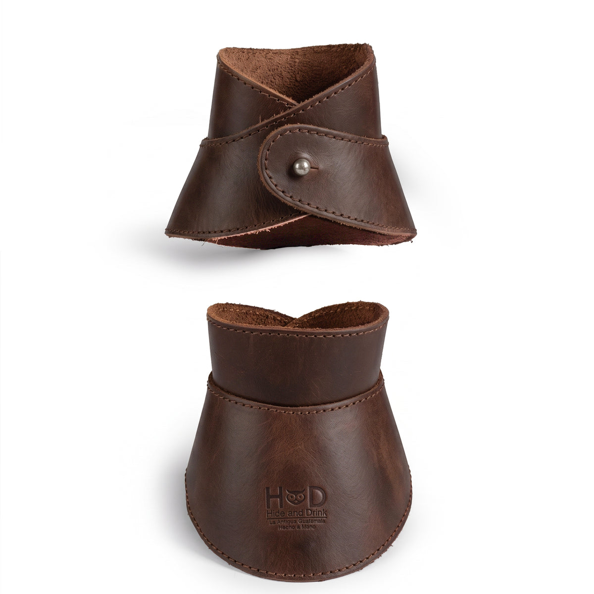 Hide & Drink Chemex Collar wrapped around a glass coffee maker, emphasizing its Full Grain Leather material. This durable and stylish pour over collar is compatible with Chemex 6-Cup Glass, made by artisans in La Antigua Guatemala & Oaxaca Mexico.