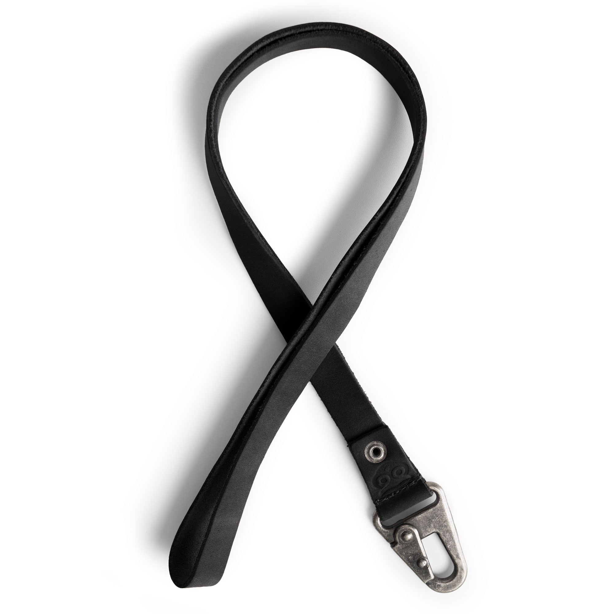 Classic Lanyard Keychain by Hide & Drink, crafted from black full grain leather and features a robust hook. Ideal for both men and women, this artisan piece is handmade in La Antigua Guatemala & Oaxaca Mexico.