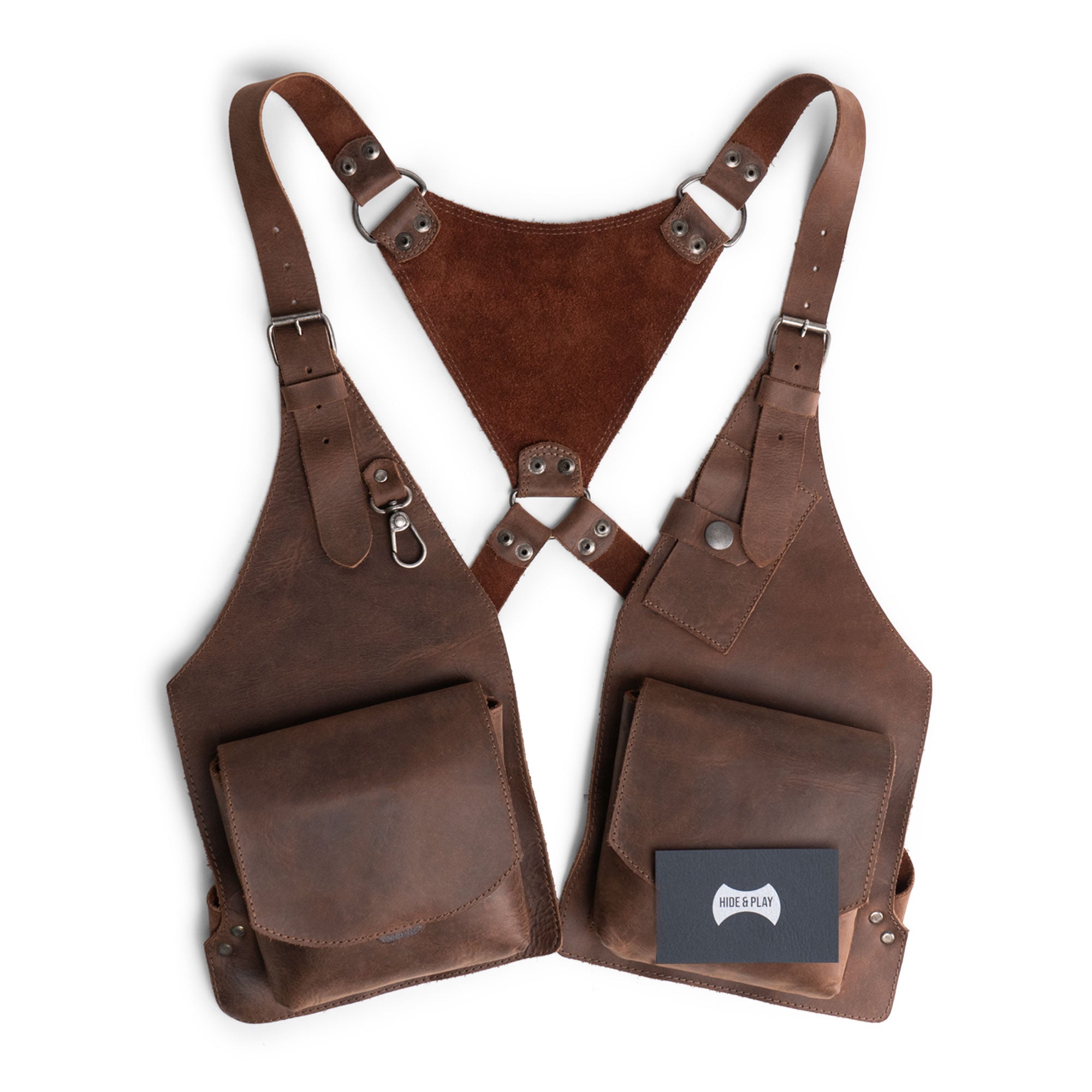 Unique design of the Shoulder Holster by Hide & Play, featuring Adjustable Straps and crafted from Full Grain Leather. This ideal accessory for steampunk and renaissance themes is a testament to small batch artisan production in La Antigua Guatemala & Oaxaca Mexico.