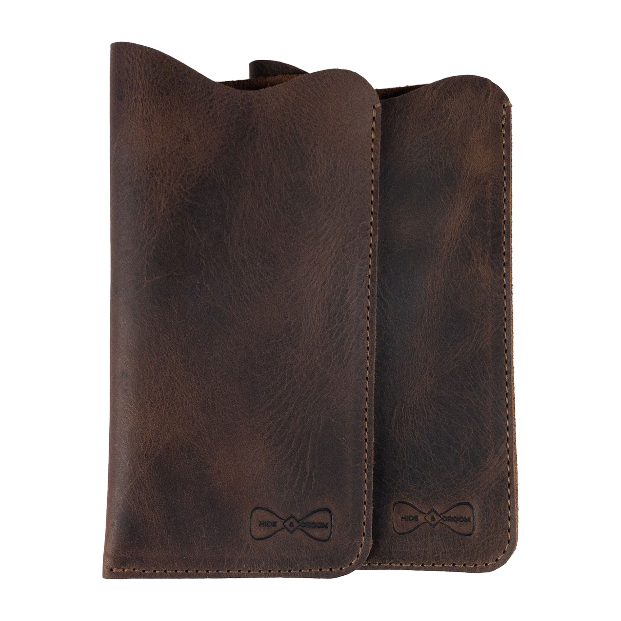 Hide & Groom Set of 2 Sunglasses Case displaying two beautifully crafted leather sleeves, ideal for eyeglasses or sunglasses. Perfect wedding accessories for men and women, made from hand-sewn full grain leather with artisan quality in La Antigua Guatemala & Oaxaca Mexico.