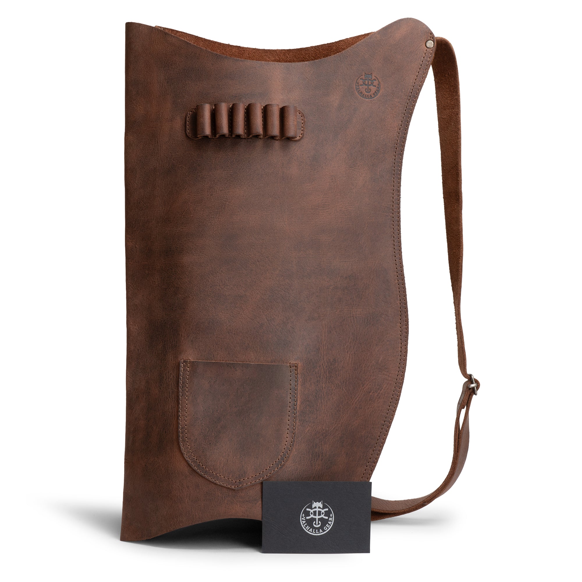 Front view of Valhalla Gear's Archery Bow Carrier with Arrow Slots, elegantly designed in full grain leather. This carrier features an adjustable shoulder strap and is perfect for archers involved in training, cosplay, and shooting. Handmade by artisans in La Antigua Guatemala.