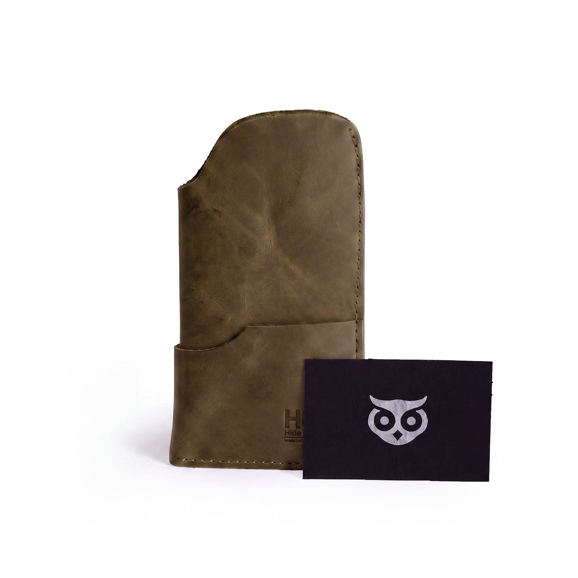The Hide & Drink Sunglass Case & Wallet in rich green leather, reflecting artisan artistry. This Rustic Sunglasses Case & Wallet is crafted of Full Grain Leather, perfect for a practical eyeglasses sleeve while traveling, made with care in La Antigua Guatemala & Oaxaca Mexico.