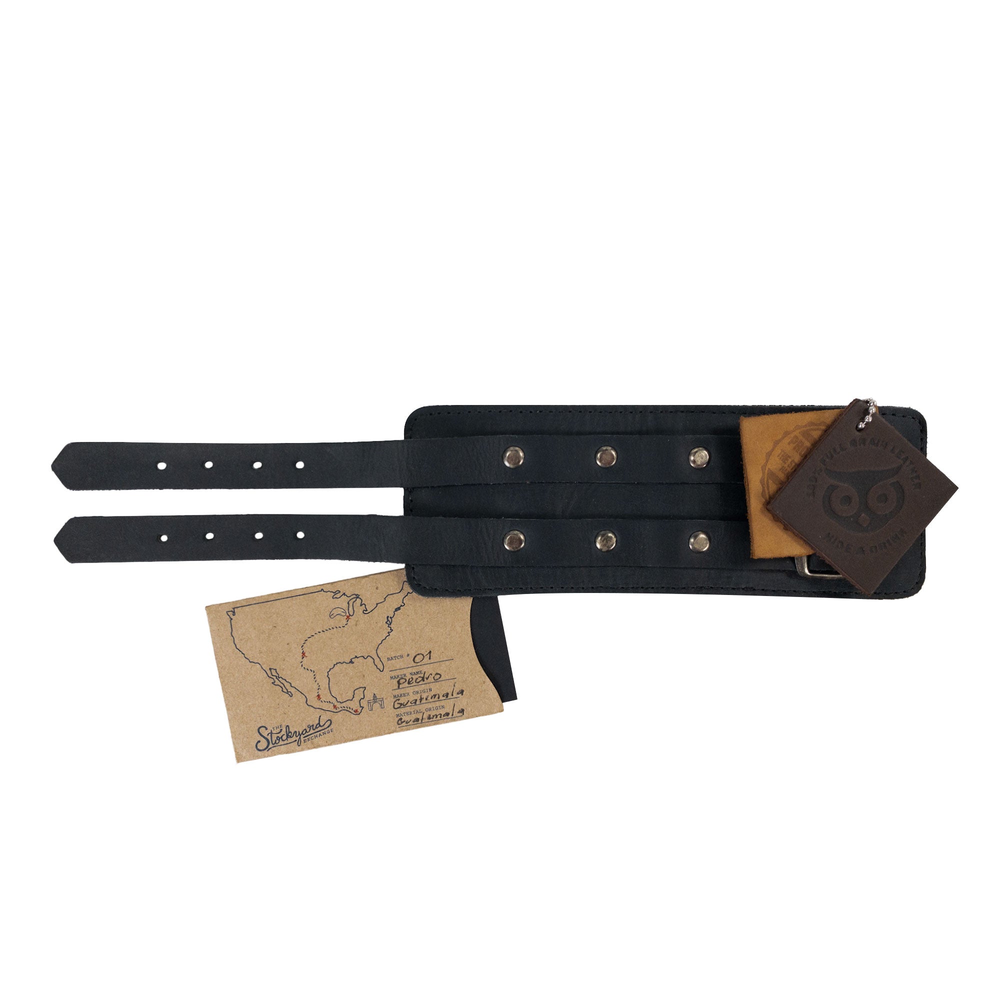 Hide & Drink presents their Wrist-Wallet-Cuff made from rich Full Grain Leather. This rustic leather bracelet is designed with a hidden pouch for bills and an inner zippered pouch, reflecting a perfect blend of style and function. Artisan-crafted in La Antigua Guatemala & Oaxaca Mexico, highlighting the beauty of handcrafted quality.