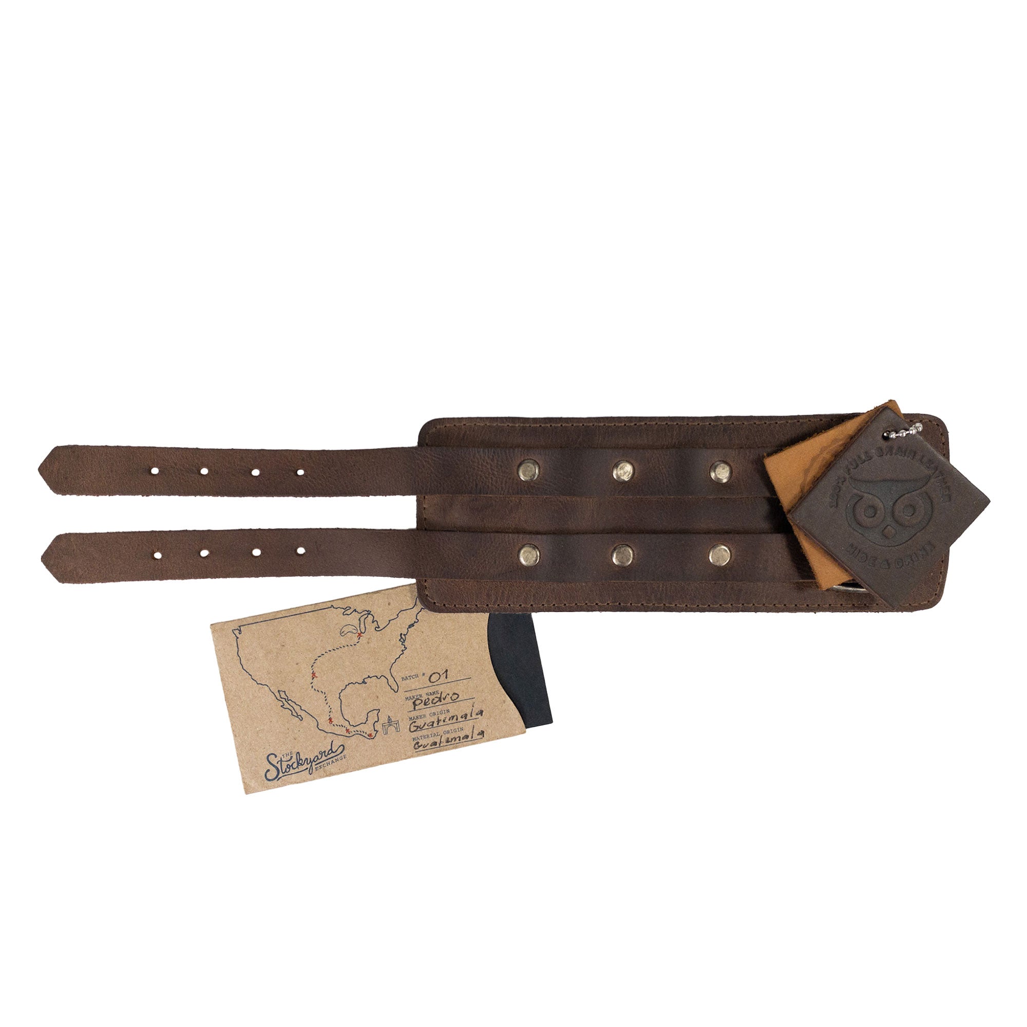 Showcasing the versatility of Hide & Drink's Wrist-Wallet-Cuff made from Full Grain Leather, this rustic leather bracelet integrates a hidden pouch for bills and an inner zippered pouch. Each handcrafted piece represents artisan quality, produced in small batches in La Antigua Guatemala & Oaxaca Mexico.