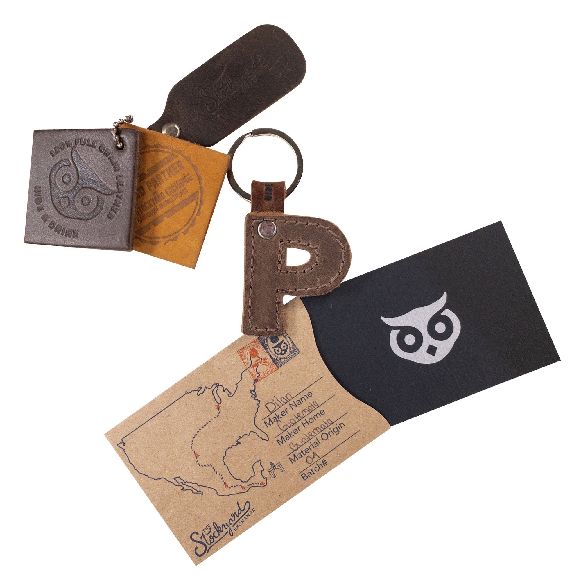 Letter Q displayed in thick leather Alphabet Letter Keychain by Hide & Drink. This unique piece made of Full Grain Leather embodies the artistry of hand cut, hand sewn, and fire branded craftsmanship from La Antigua Guatemala.