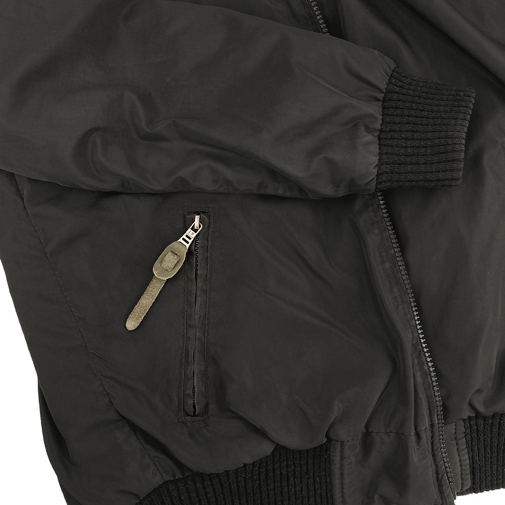Stylish Rustic Zipper Pull Replacement by Hide & Drink, crafted from fine full grain leather. Part of the 6 pack collection, perfect for enhancing backpacks, jackets, wallets, luggage, and bags. Each artisan-crafted pull is fire branded, emphasizing quality from La Antigua Guatemala & Oaxaca Mexico.
