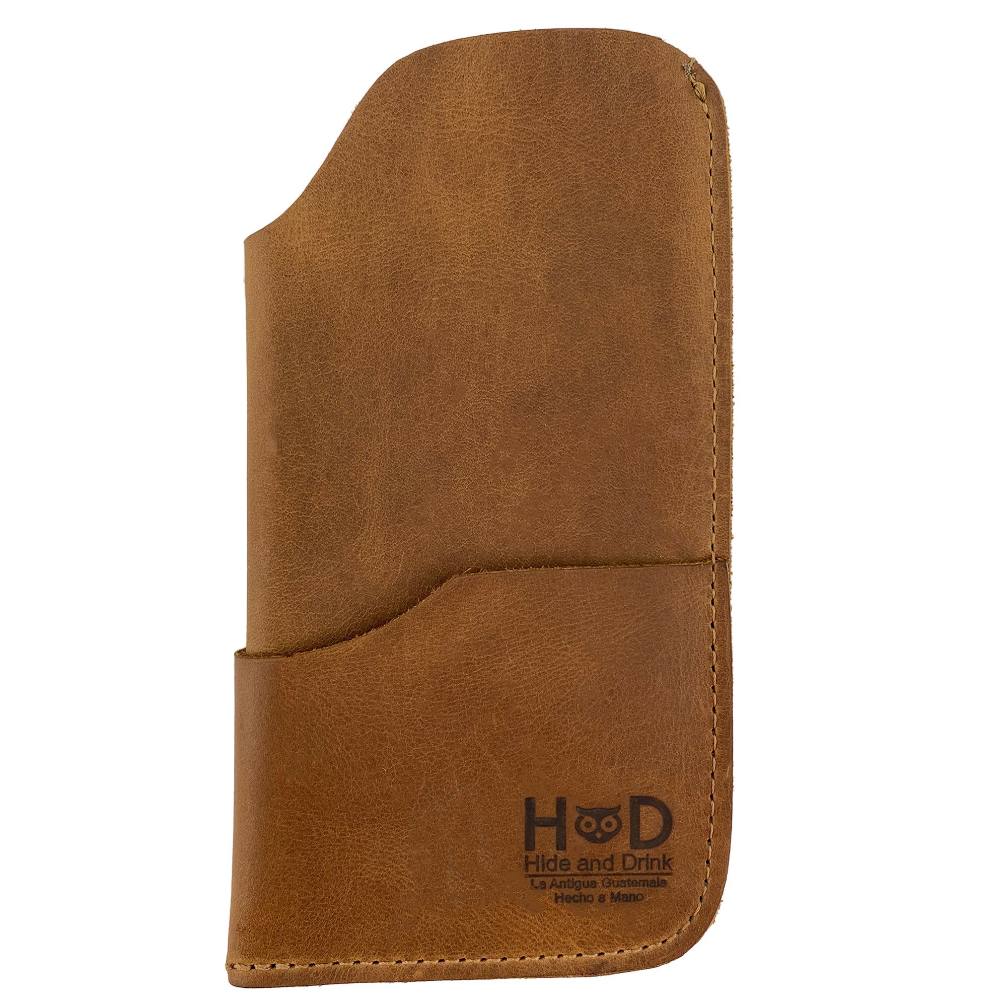 Introducing the Hide & Drink Sunglass Case & Wallet in a unique dark brown leather. This Rustic Sunglasses Case & Wallet combines grace and practicality, crafted from Full Grain Leather for a reliable eyeglasses sleeve for travel, artisan-made in La Antigua Guatemala & Oaxaca Mexico.