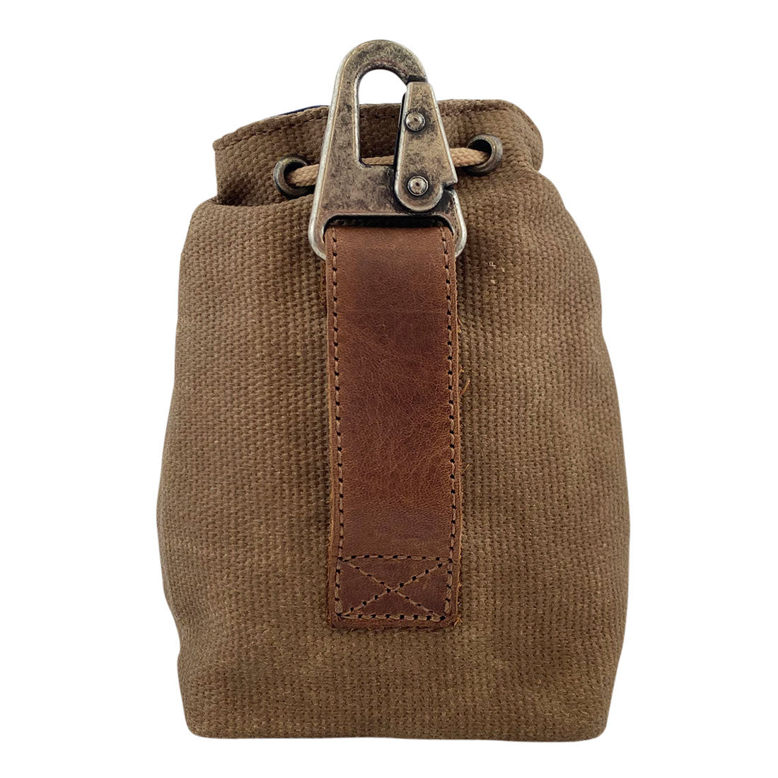 Detail of Taco Dog Treat Training Bag showcasing the durable belt clip for easy attachment. This pouch is designed for storing pet food and treats while being part of the small batch artisan production in La Antigua Guatemala.