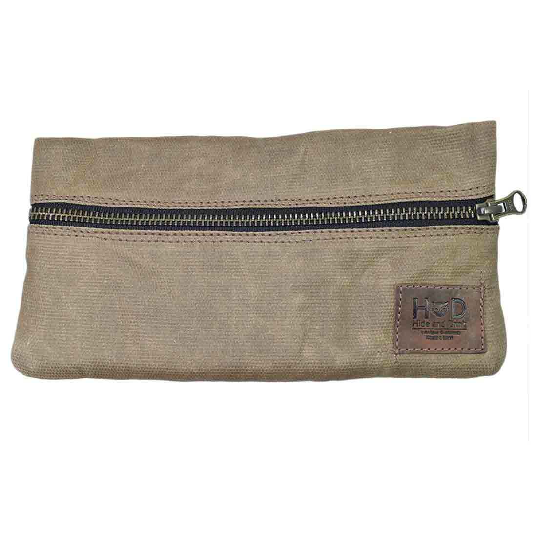 The Hide & Drink Vape Pen Case (Accessories not included) showcases a sleek design, ideal for on-the-go vaping enthusiasts. This Pen Accessories Kit Pouch Holder offers a secure fit with handcrafted quality. G Pen Soft Travel Bag Handmade from Waxed Canvas, Full Grain Leather, StockyardX, Small Batch Production, Hand Cut, Hand Sewn, Fire Branded, Artisan, Handmade in La Antigua Guatemala & Oaxaca Mexico.