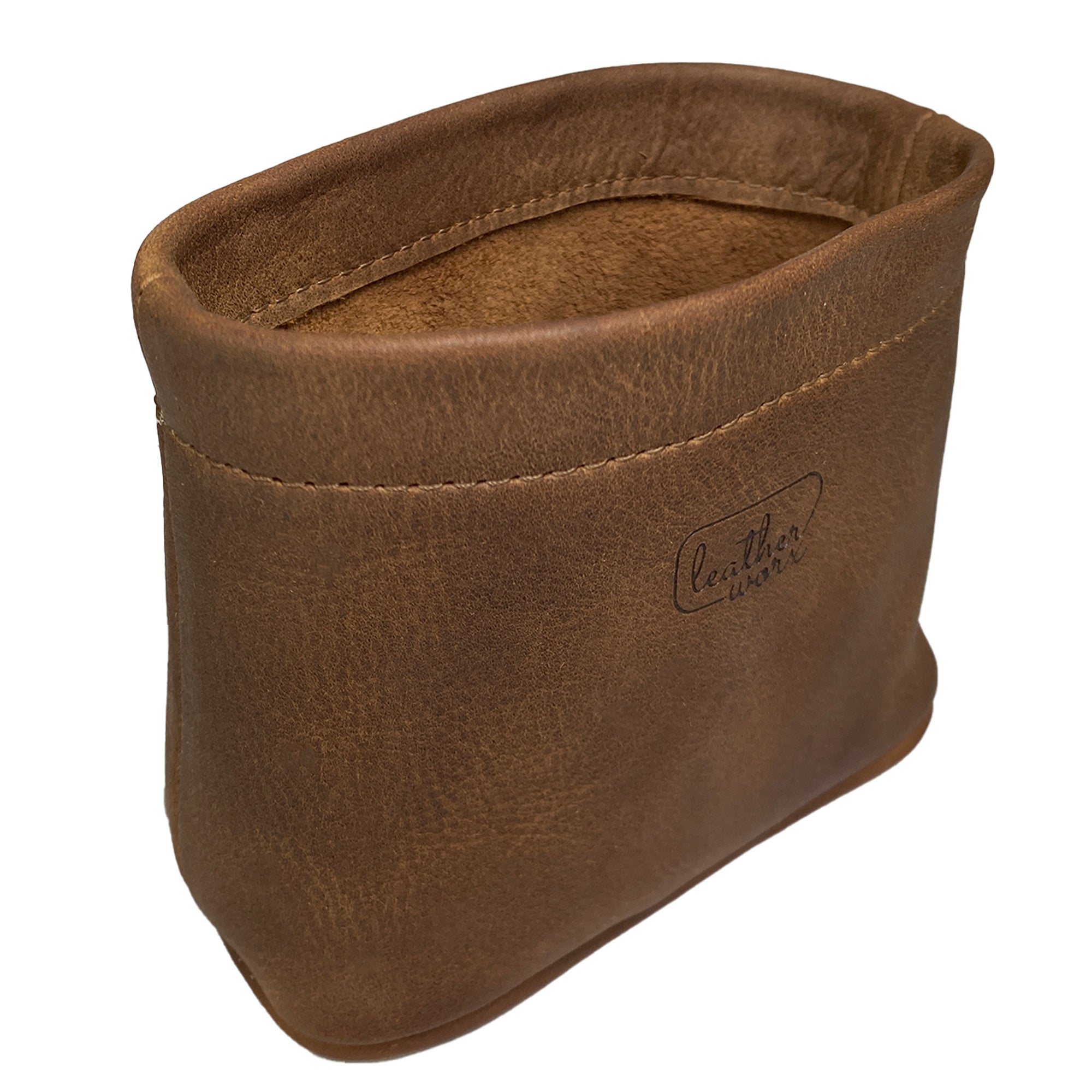 Side profile of the Leather Worx Desk Organizer Bag, highlighting its elegant design and handmade construction with full grain leather, suitable for all school and office supplies. This Desk Organizer Bag reflects artisan craftsmanship, being hand sewn and fire branded, produced in small batches in La Antigua Guatemala & Oaxaca Mexico.