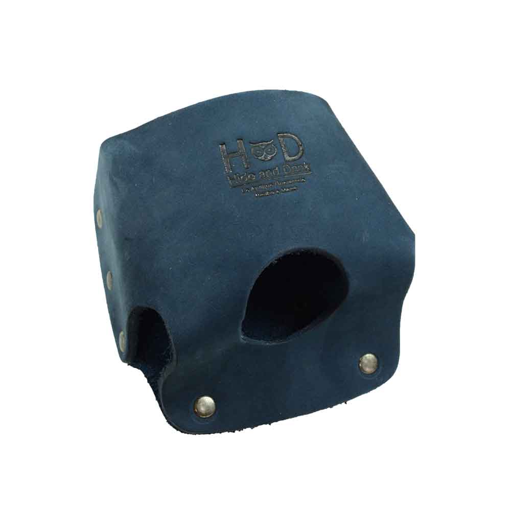 Stylish Large Tape Holster from Hide & Drink in green leather, ideal for secure storage of Large Tape Measures. A durable solution crafted for tradesmen, handmade in La Antigua Guatemala.