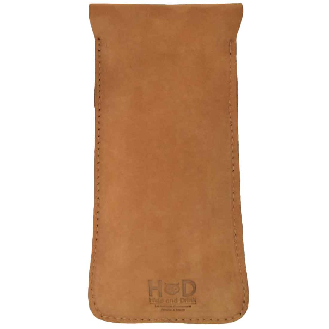 Hide & Drink Cigar Holder presented in a light tan leather, designed for three 50 ring cigars. This classic all-purpose holder reflects handmade artistry from La Antigua Guatemala, focusing on full grain leather and small batch production.