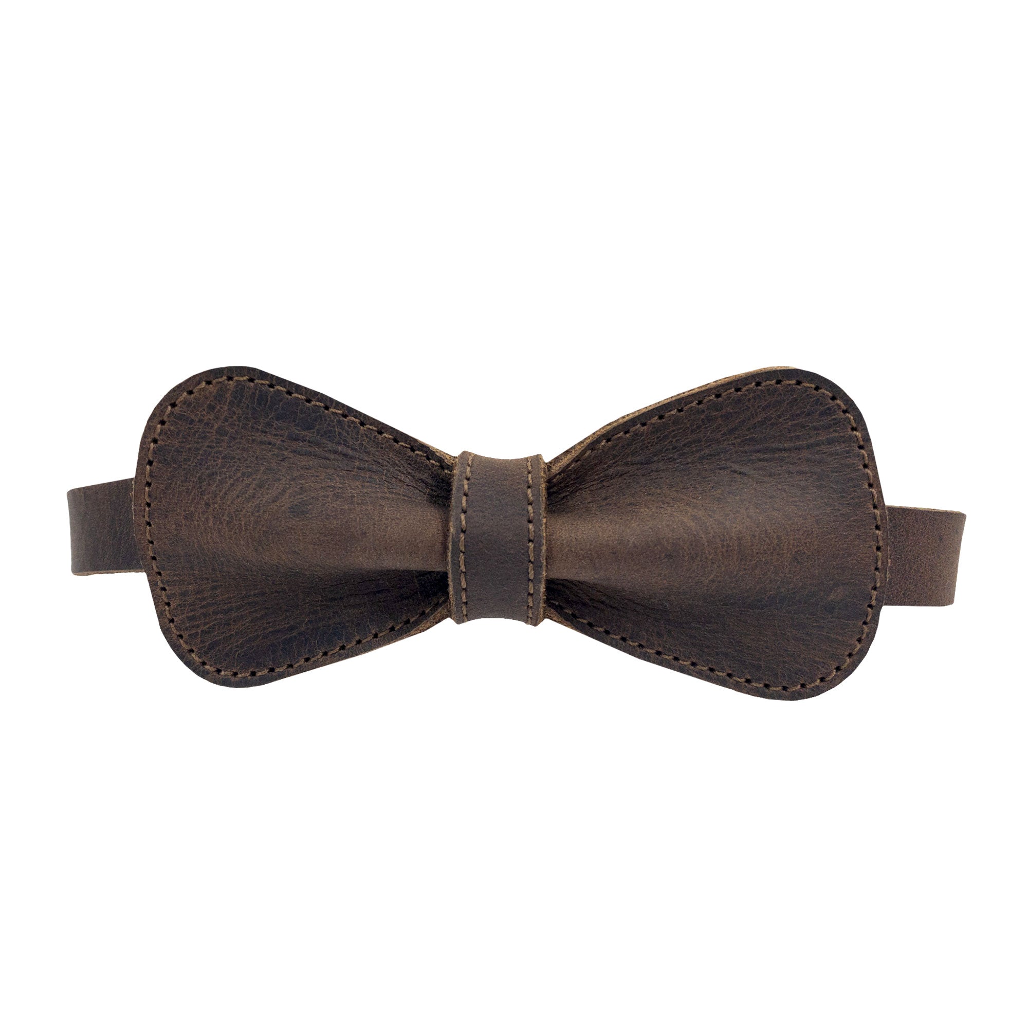 Rounded Bow Tie for Groomsmen by Hide & Groom features a stylish pre-tied design made from full grain leather, perfect for formal wear and weddings. Artisan crafted in La Antigua Guatemala, this bow tie is a true statement piece.