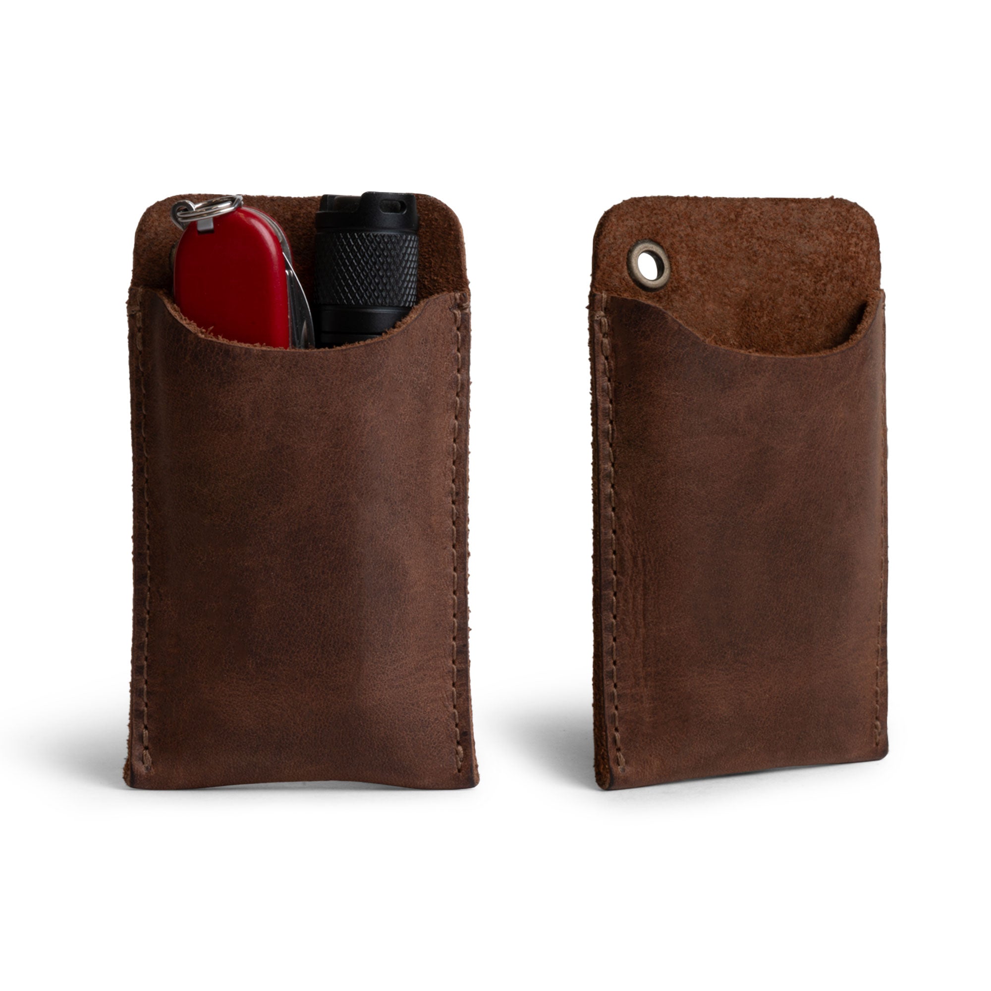 Hide & Drink's Multitool Pocket Sleeve EDC, a handcrafted leather organizer for everyday carry, featuring a design perfect for camping accessories and small tool organization. This EDC Pocket Slip is made from full grain leather and showcases small batch production with meticulous artisan techniques, hand cut and hand sewn by skilled craftspeople in La Antigua Guatemala.
