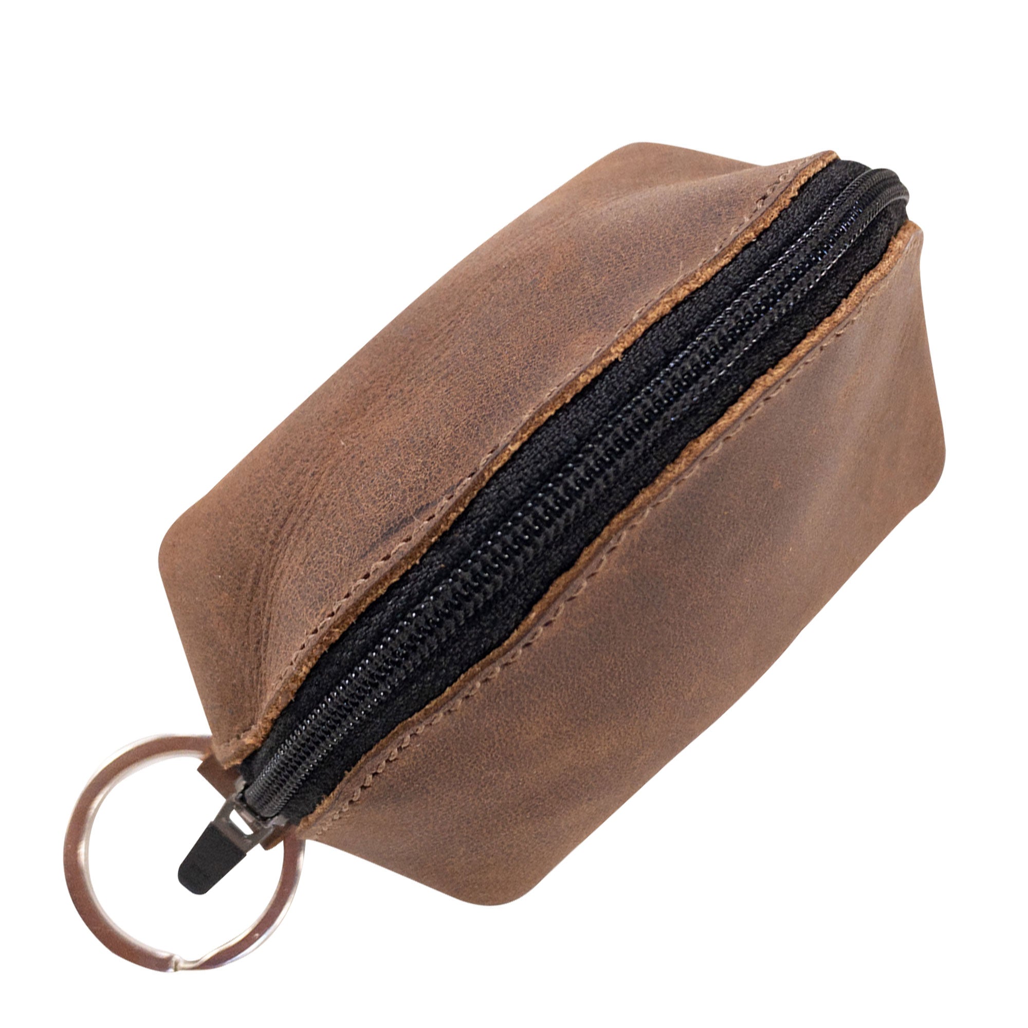 Hide & Drink’s Keychain Coin Pouch made of Full Grain Leather, designed for carrying small essentials. Coin Pouch, Keychain, Wallet, Purse, Holder, SD Card, USB, Cash, Case, small batch production, artisan quality, handmade in La Antigua Guatemala & Oaxaca Mexico.