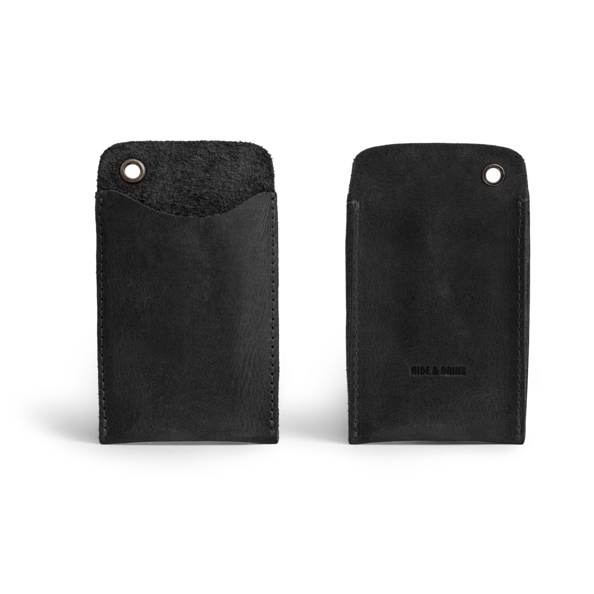 The design of Hide & Drink's Multitool Pocket Sleeve EDC in black leather, emphasizing practicality for everyday use. This full grain leather EDC Pocket Slip showcases the artisan skills from La Antigua Guatemala, highlighting small batch production.