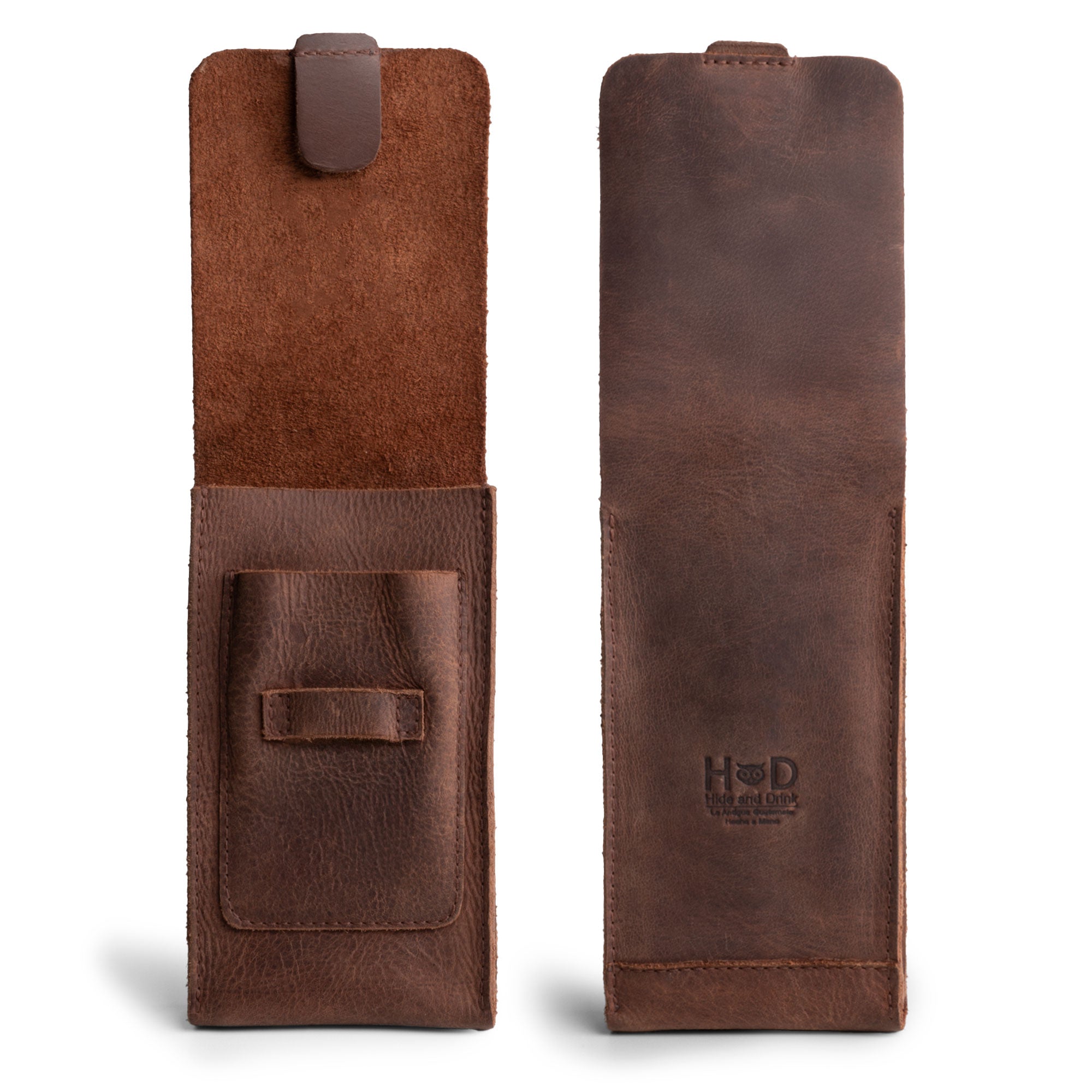 Inside view of Hide & Drink's Triple Cigar Holder, emphasizing the soft inner lining and cutter slot. This travel leather cigar case is an artisan piece that combines functionality and style, ideal for cigar enthusiasts. Handmade with full grain leather in La Antigua Guatemala & Oaxaca Mexico.