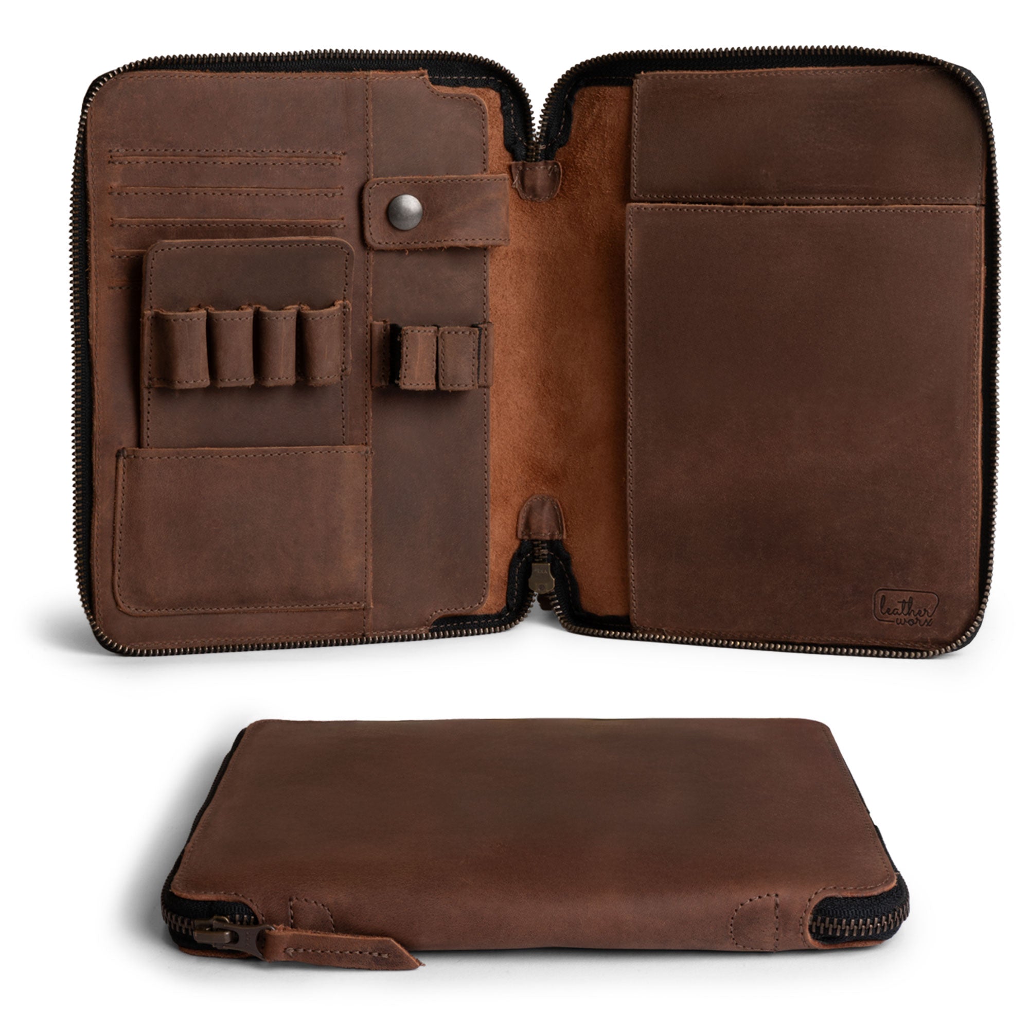 Interior view of the Rustic A5 Notebook (5.75 x 8.25 inch.) Portfolio Binder with organized pockets and a stylish design by Leather Worx. Ideal as an Executive Padfolio for Office and Personal Planner for Men and Women, made from Full Grain Leather, embodying StockyardX quality through Small Batch Production, Hand Cut, Hand Sewn, Fire Branded, and Artisan techniques, Handmade in La Antigua Guatemala & Oaxaca Mexico.