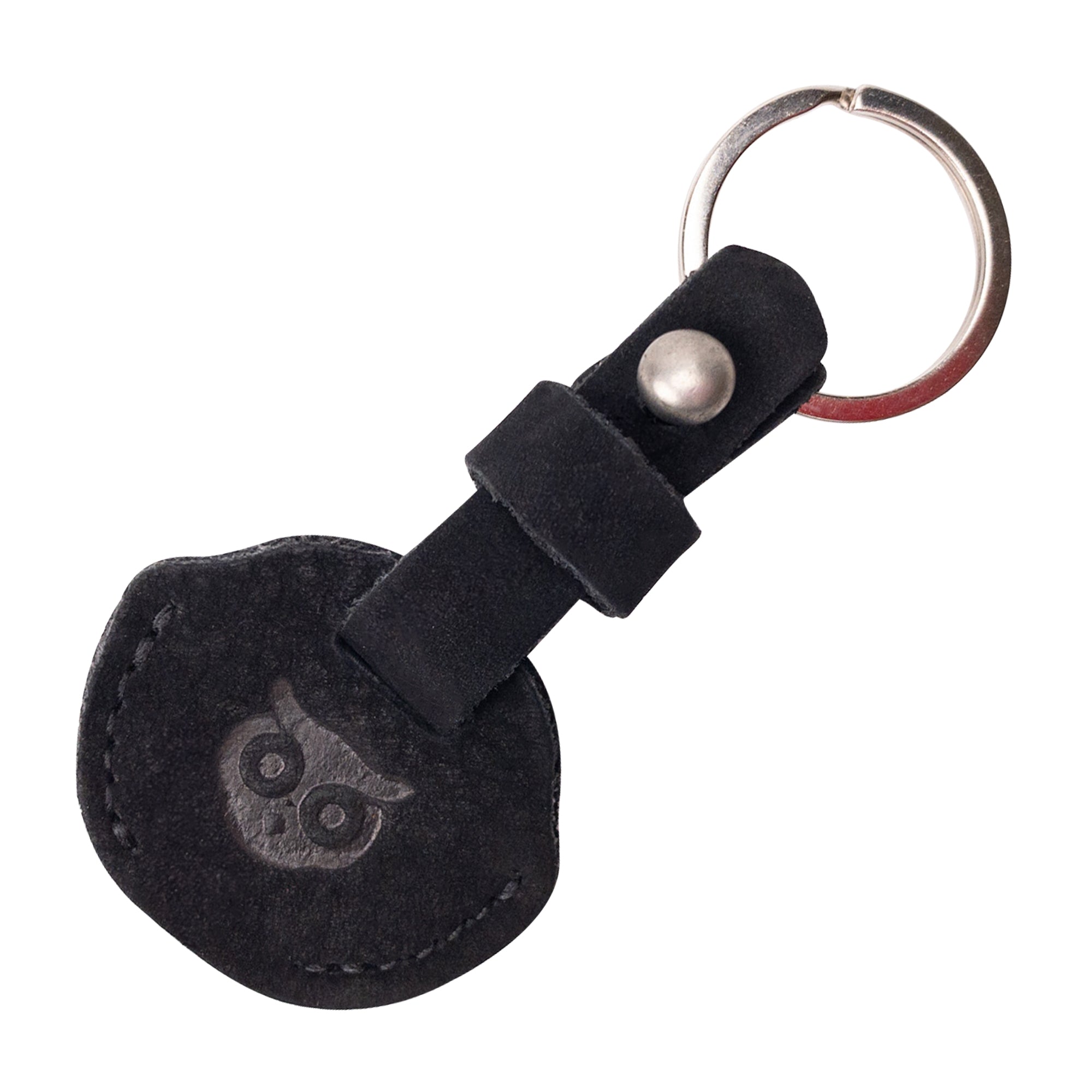 Hide & Drink Single Key Sleeve, elegantly designed key ring holder featuring a vintage leather cover. This artisan item is handcrafted in La Antigua Guatemala from full grain leather.