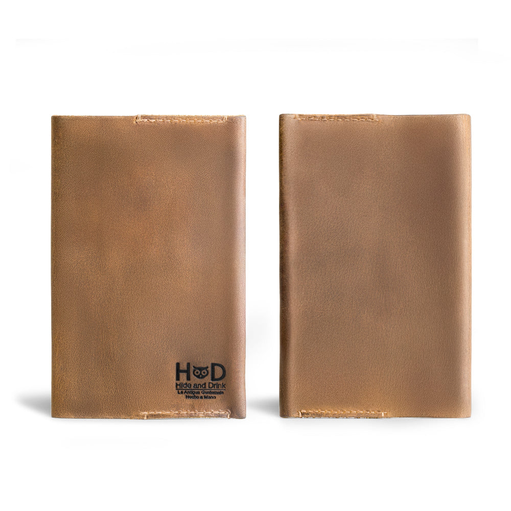 Hide & Drink Field Notes Cover with a stylish texture, this artisan pocket-sized memo books cover is compatible with Field Notes (3.5 x 5.5 in.) journal case, featuring a card slot, and handmade from premium full grain leather.