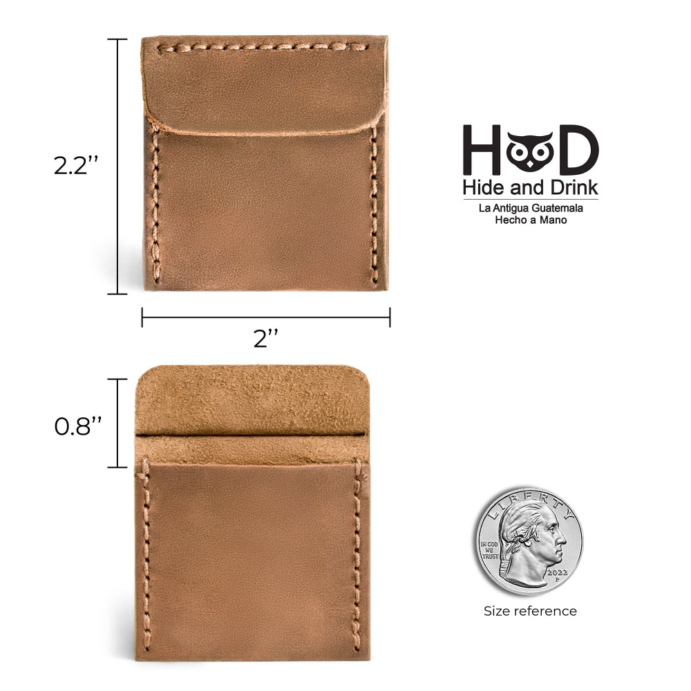 Detailed specifications of Hide & Drink Wedding Ring Case demonstrating dimensions and branding. Ideal as a proposal ceremony accessory, this pouch organizer for jewelry is handcrafted from full grain leather, embodying artisan craftsmanship from La Antigua Guatemala & Oaxaca Mexico.