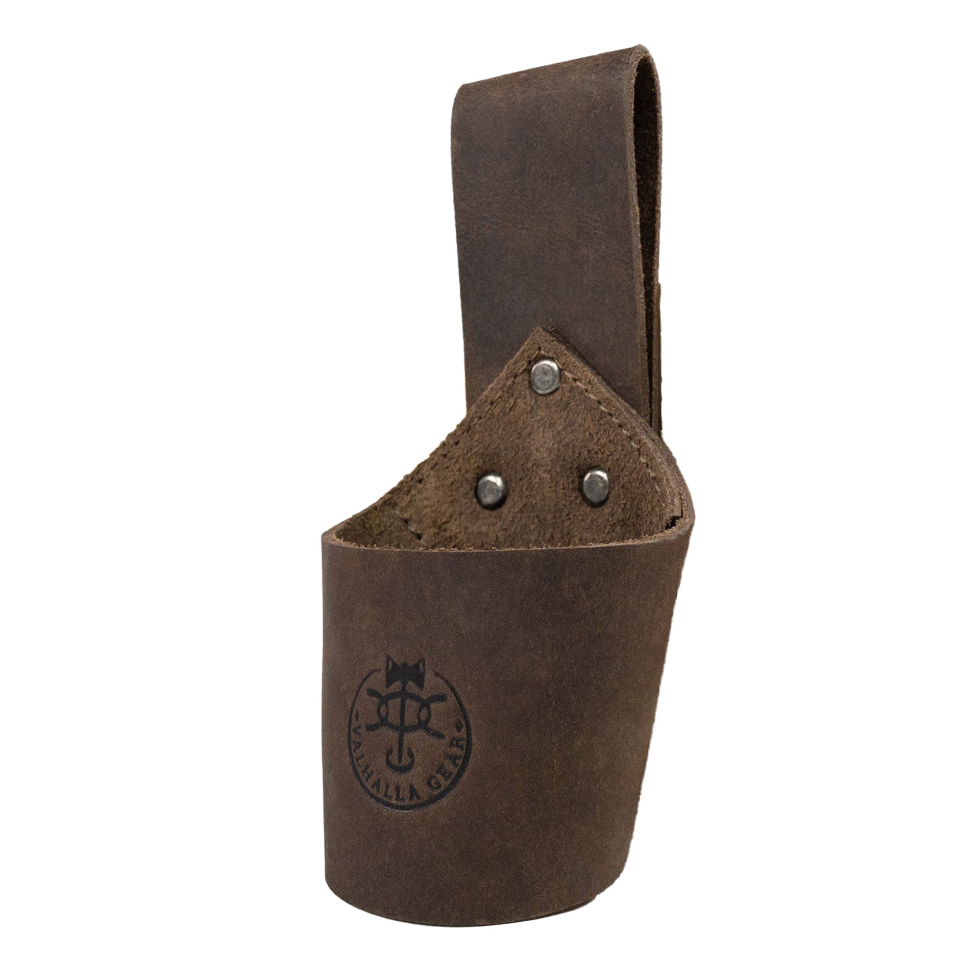 This image displays Valhalla Gear's Single Axe Holster, highlighting the sleek design of the durable leather carrier. Perfect as an accessory for tools, this holster offers a safe and convenient solution for both professionals and DIY enthusiasts. Hand cut and hand sewn, this full grain leather axe holster is produced in small batches from artisan makers in La Antigua Guatemala & Oaxaca Mexico.
