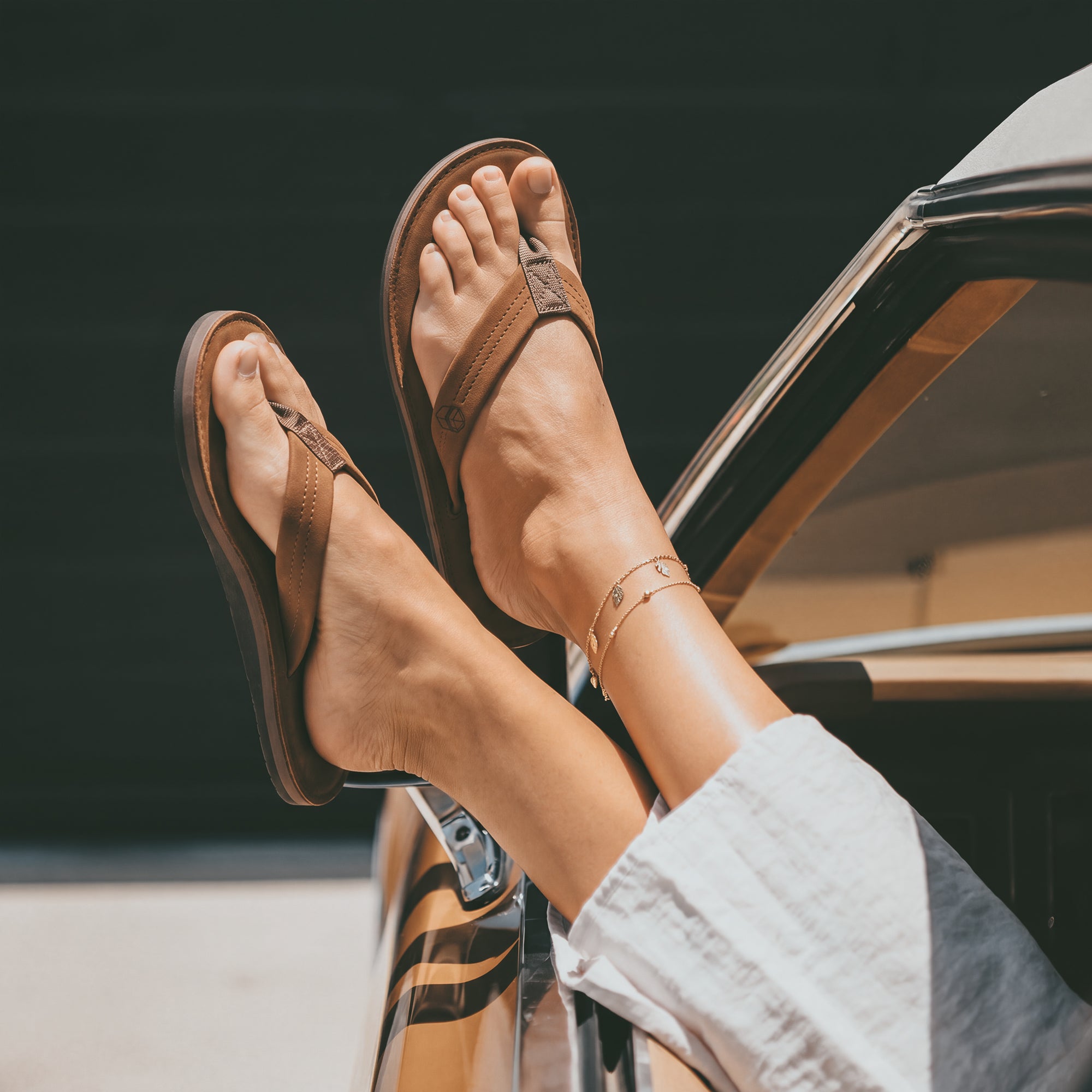 The South Shore Padded Leather Flip Flop (Women's)