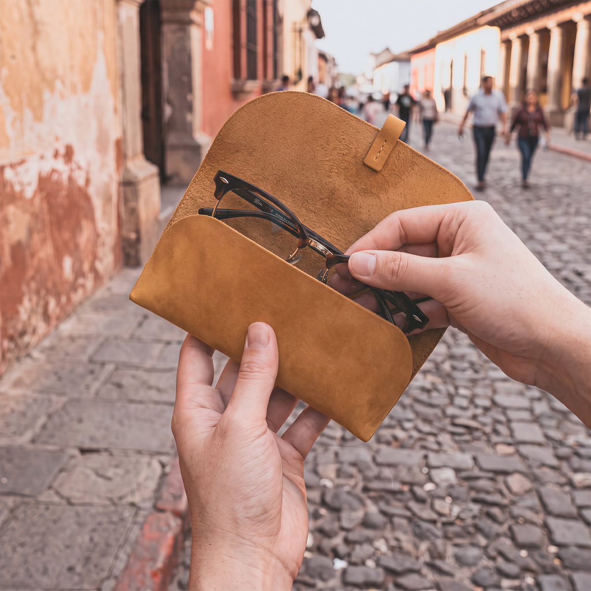 Hide & Drink Leather Sunglass Wrap combines fashion and functionality with its full grain leather construction. This artisan eye glasses storage is perfect for travel, ensuring your sunglasses stay safe and stylish.