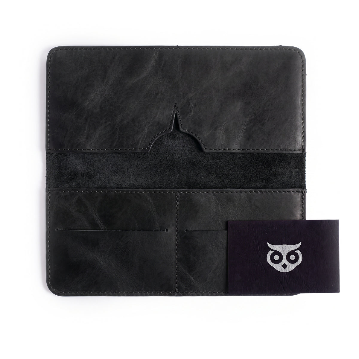 Dimensions infographic of the black bifold wallet for cellphone by Hide & Drink, clearly showing measurements. This informative image emphasizes the practicality of the Bifold Wallet for Cellphone made from resilient Full Grain Leather. Each wallet undergoes small batch production, proudly crafted in La Antigua Guatemala & Oaxaca Mexico.