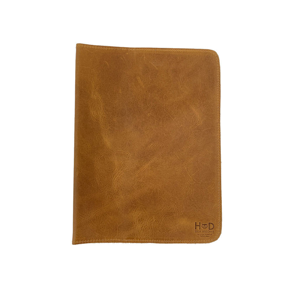 Close-up dimension illustration of the Full Grain Leather Journal Cover for Moleskine Cahier XL (7.5 x 9.75 in.) by Hide & Drink. Quality craftsmanship shines within the details of this hand-sewn notebook case.