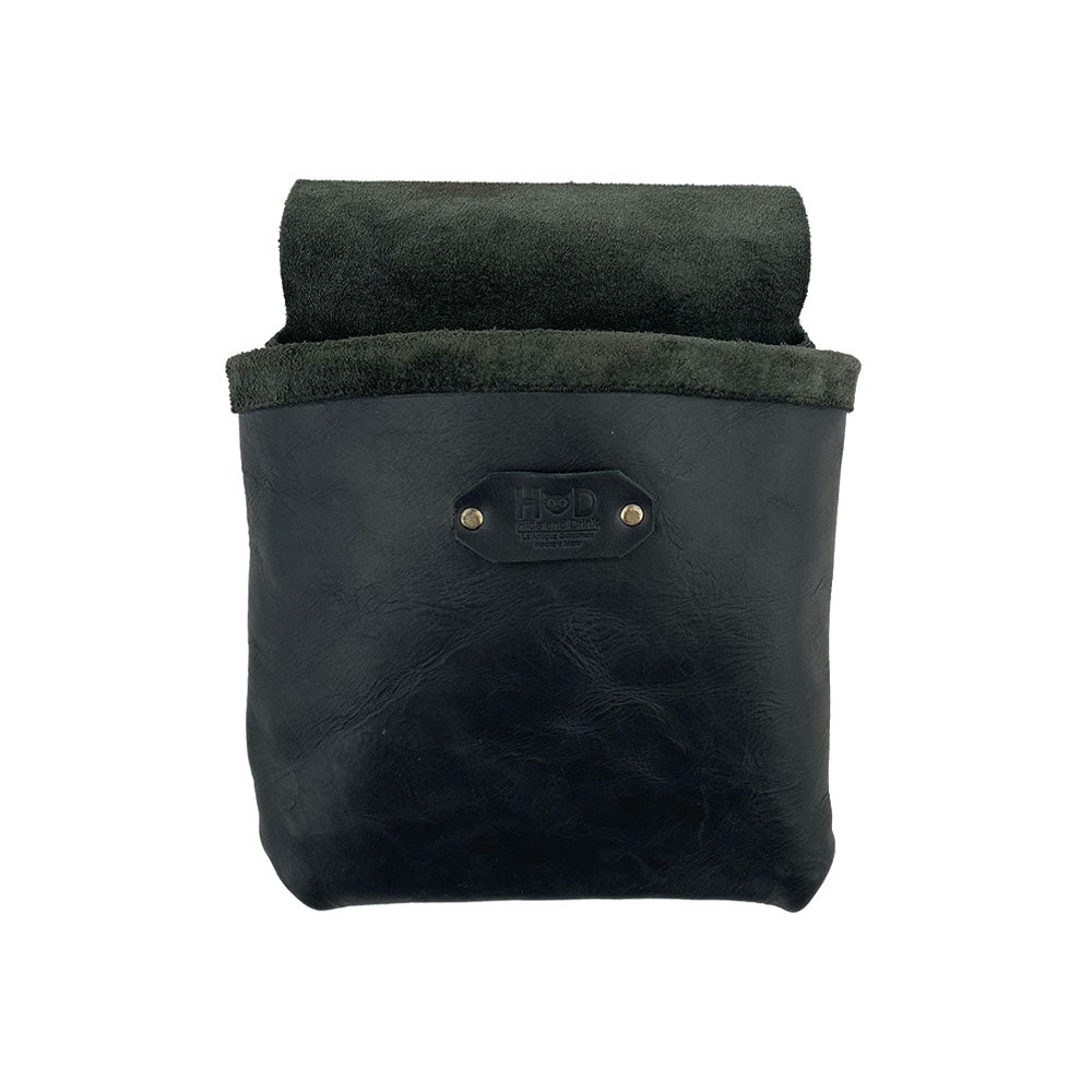 Front view of the Constructor Belt Bag in black by Hide & Drink, featuring a single big pocket for constructors. Made from durable full grain leather, this handmade tool belt bag showcases artisan craftsmanship in La Antigua Guatemala & Oaxaca Mexico.