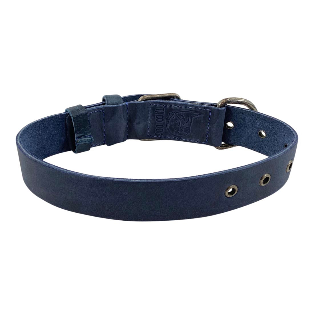 Durable Thick Leather Dog Collar for Medium Size Dog (12 to 21 Inches) by Taco Dog, designed with comfort and style in mind. Perfect for dog lovers, highlighting artisan craftsmanship and handmade techniques from La Antigua Guatemala.
