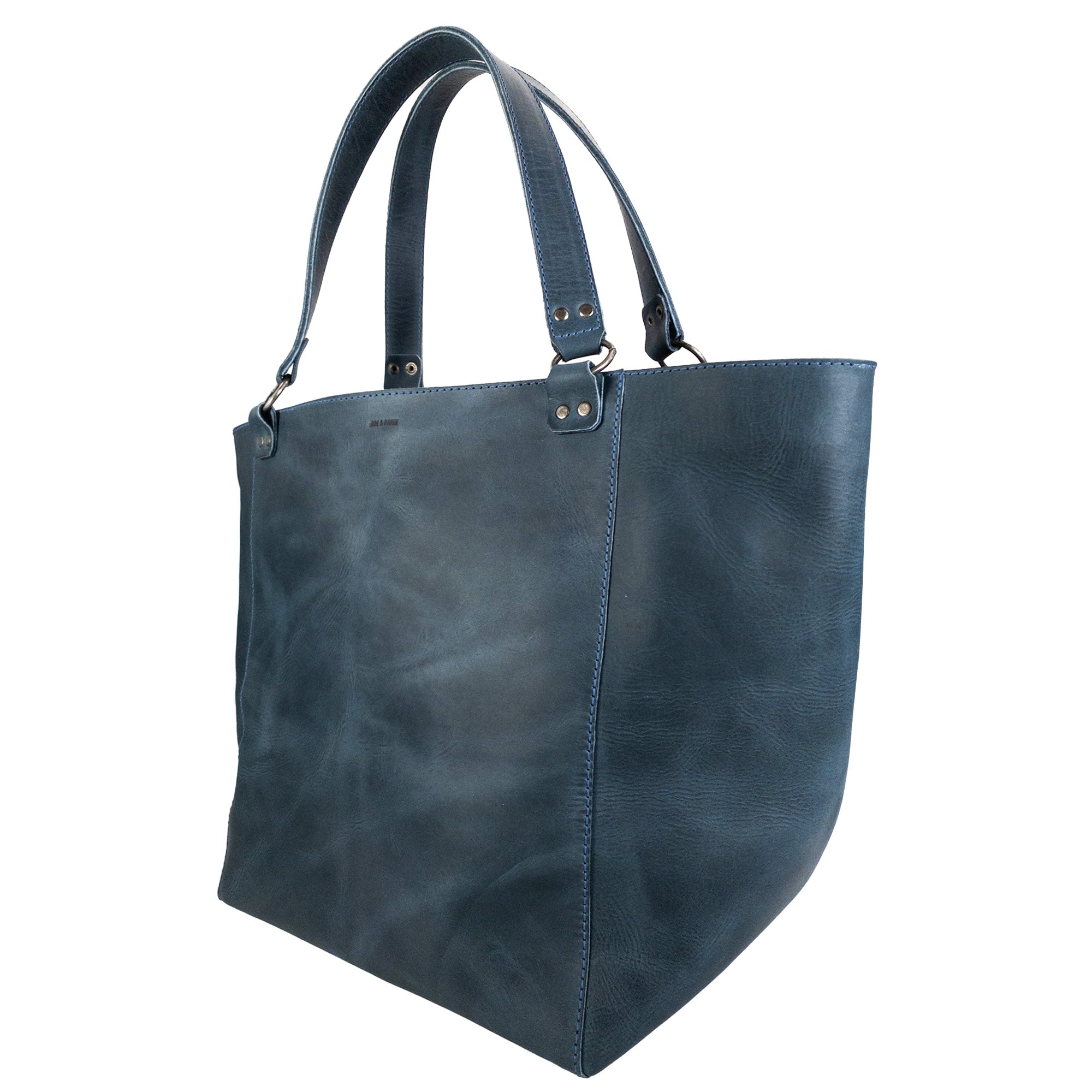 Detailed image outlining the features of the Leather Formal Handbag by Hide & Drink. This Full Grain Leather bag is perfect as a Female Formal Handbag, Shoulder Bag, or Shopping Bag for girls, showcasing artisan craftsmanship. Handmade in La Antigua Guatemala & Oaxaca Mexico.