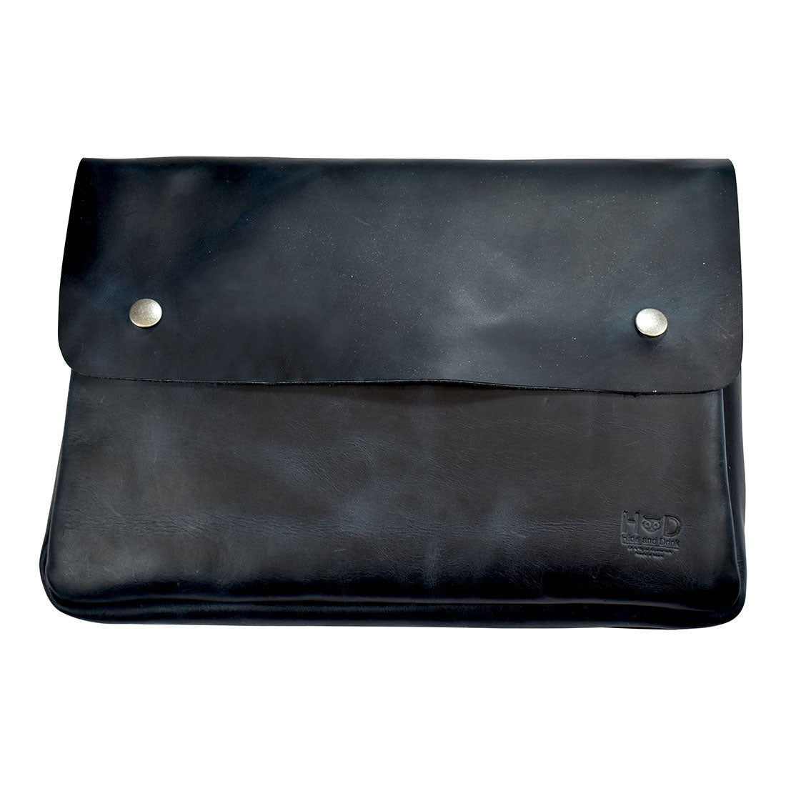 Hide & Drink's Vintage Folder Holder displayed against a neutral backdrop, flaunting its quality Handmade Leather. This Document Holder features a vintage envelope design made from Full Grain Leather, representing the care of Small Batch Production in La Antigua Guatemala & Oaxaca Mexico.