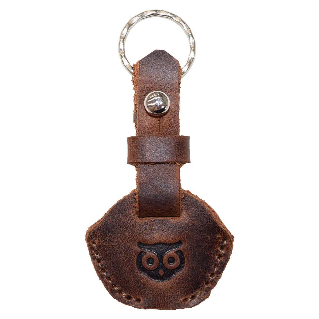 Hide & Drink Single Key Sleeve elegant design in full grain leather, this stylish key ring holder doubles as a vintage cover. Handmade in La Antigua Guatemala, reflecting the artisan craftsmanship of small batch production.