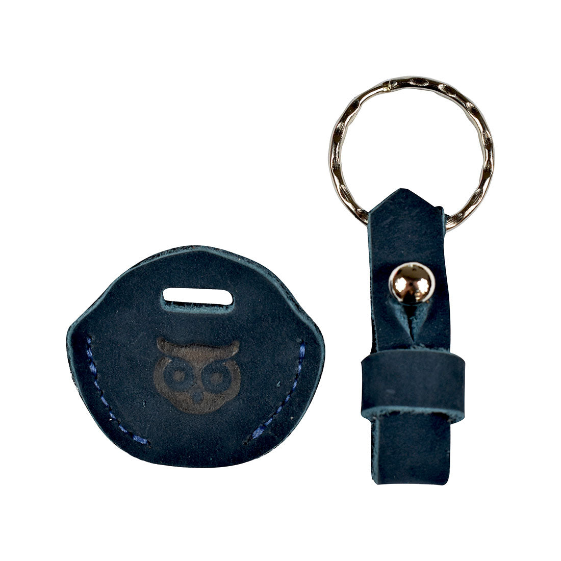 Hide & Drink Single Key Sleeve, a key ring holder with a vintage flair, made from durable full grain leather. Artisan-crafted in La Antigua Guatemala for a stylish and functional accessory.