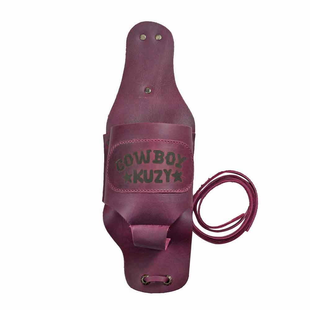 Hide & Drink Beer Holster Cowboy Buzy, a chic Beer Holster for Cowboy that simplifies drink carrying with a hands-free feature. This Western Bottle Leg Grip is made from full grain leather, emphasizing the quality of artisan craftsmanship in La Antigua Guatemala.