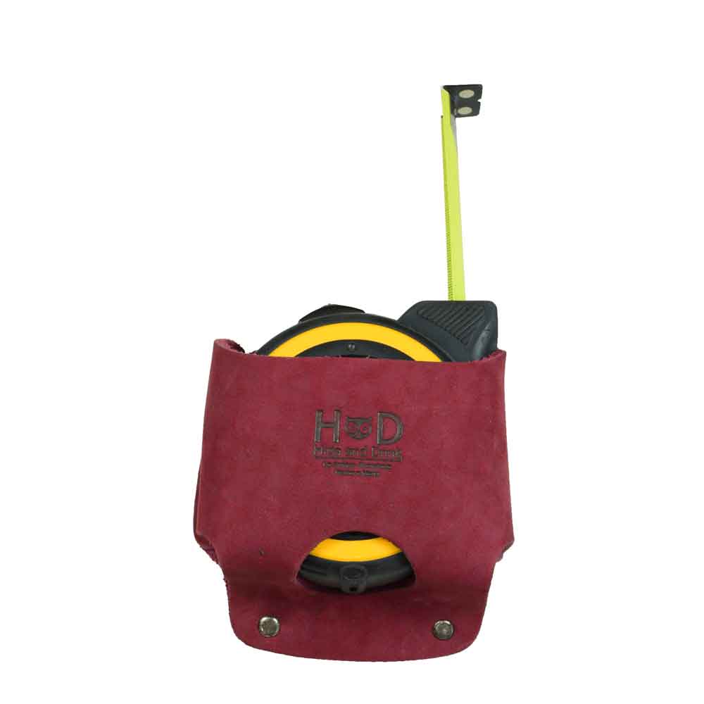 Showcasing the unique design of Hide & Drink's Large Tape Holster in green, suitable for efficient tool storage. Perfect for handymen looking for quality craftsmanship in La Antigua Guatemala.