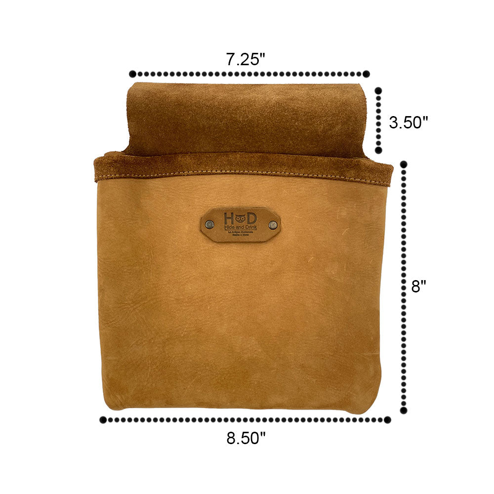 Dimensions of the Constructor Belt Bag in tan by Hide & Drink, designed for constructors. This tool belt bag features a large pocket made from high-quality full grain leather, artisan-crafted in La Antigua Guatemala & Oaxaca Mexico.