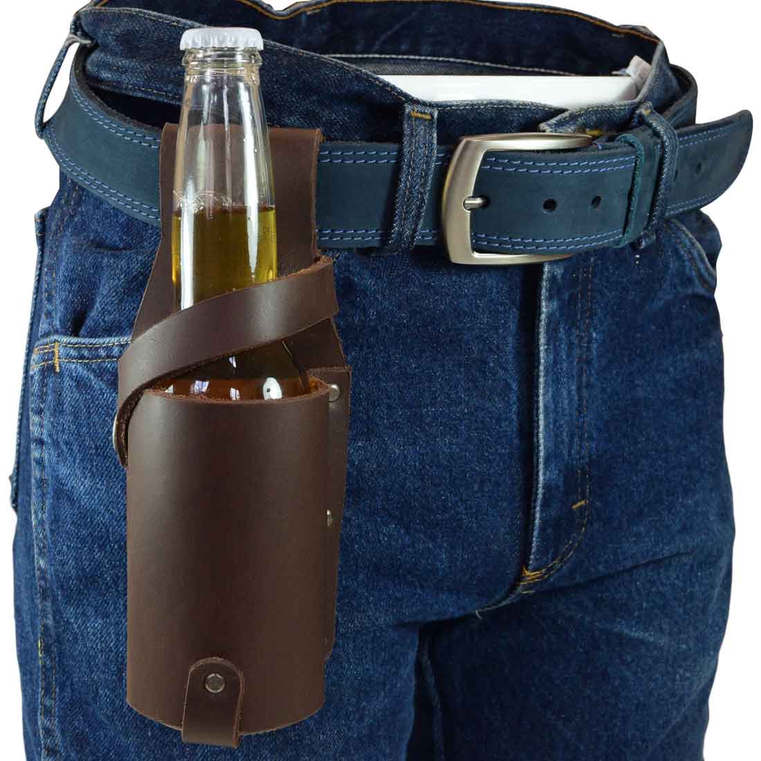 A stylish Single Beer Holster by Hide & Drink, designed as a Thick Full Grain Leather Beer Bottle Holster, ideal for beer lover essentials and party accessories. This artisan product showcases small batch production with hand cut and hand sewn craftsmanship, fire branded for a unique touch, made in La Antigua Guatemala & Oaxaca Mexico.