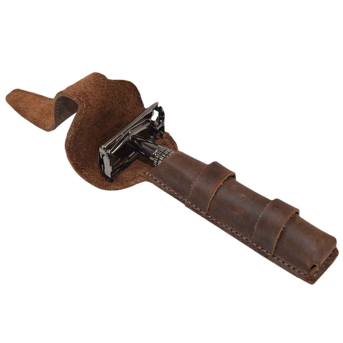 Hide & Drink's Edge Safety Razor Protective Case, featuring a rugged design for your double edge safety razor. This shaving travel pouch is made from full grain leather and crafted in a small batch production, showcasing hand cut, hand sewn, and fire branded artisan techniques from La Antigua Guatemala.